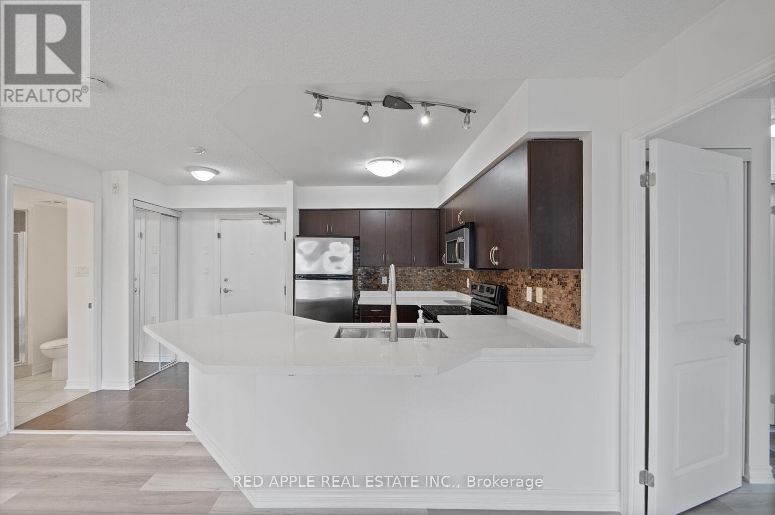 213 - 872 Sheppard Avenue W, Toronto, Ontario  M3H 5V5 - Photo 13 - C12726312