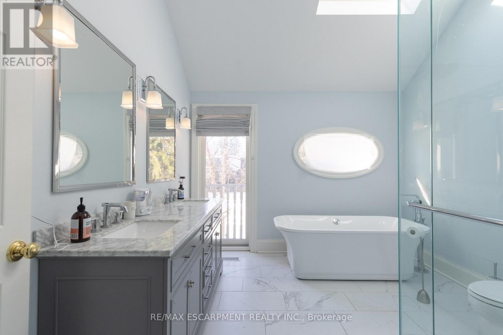 184 Chartwell Road, Oakville, Ontario  L6J 3Z8 - Photo 16 - W12726244