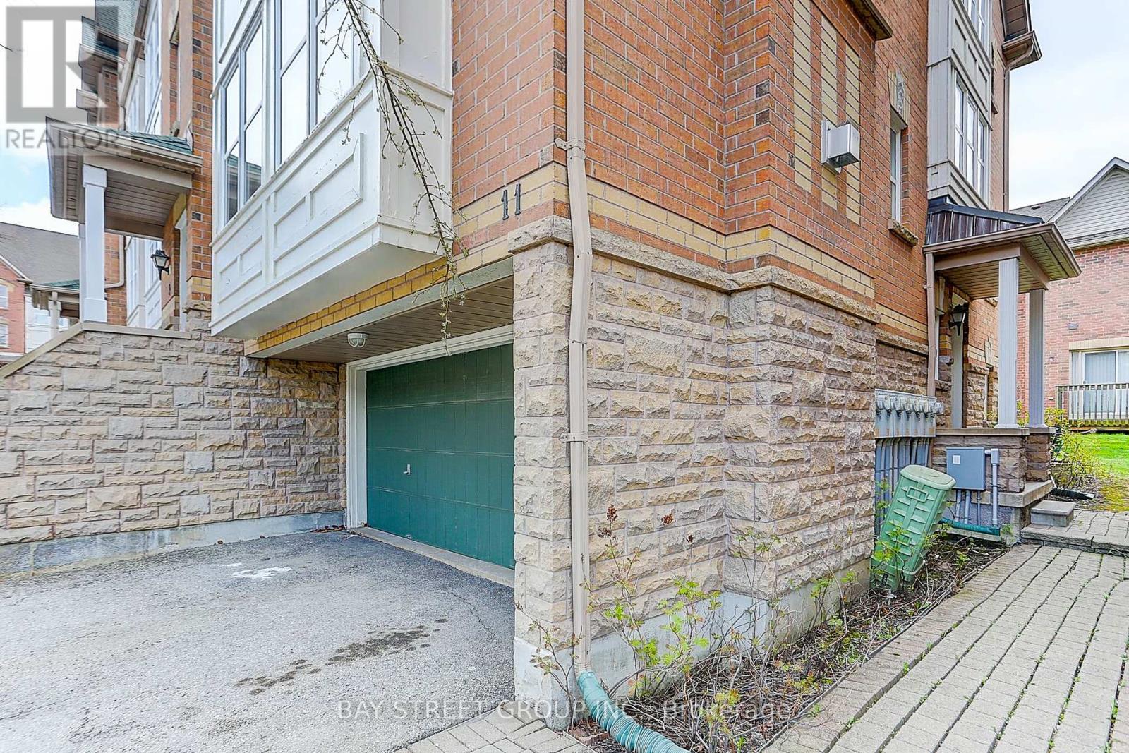 11 Michael Way, Markham, Ontario  L3R 5E9 - Photo 2 - N12726296