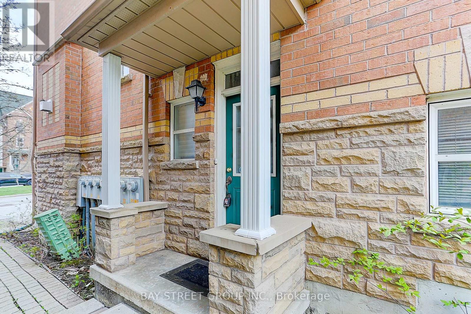 11 Michael Way, Markham, Ontario  L3R 5E9 - Photo 3 - N12726296