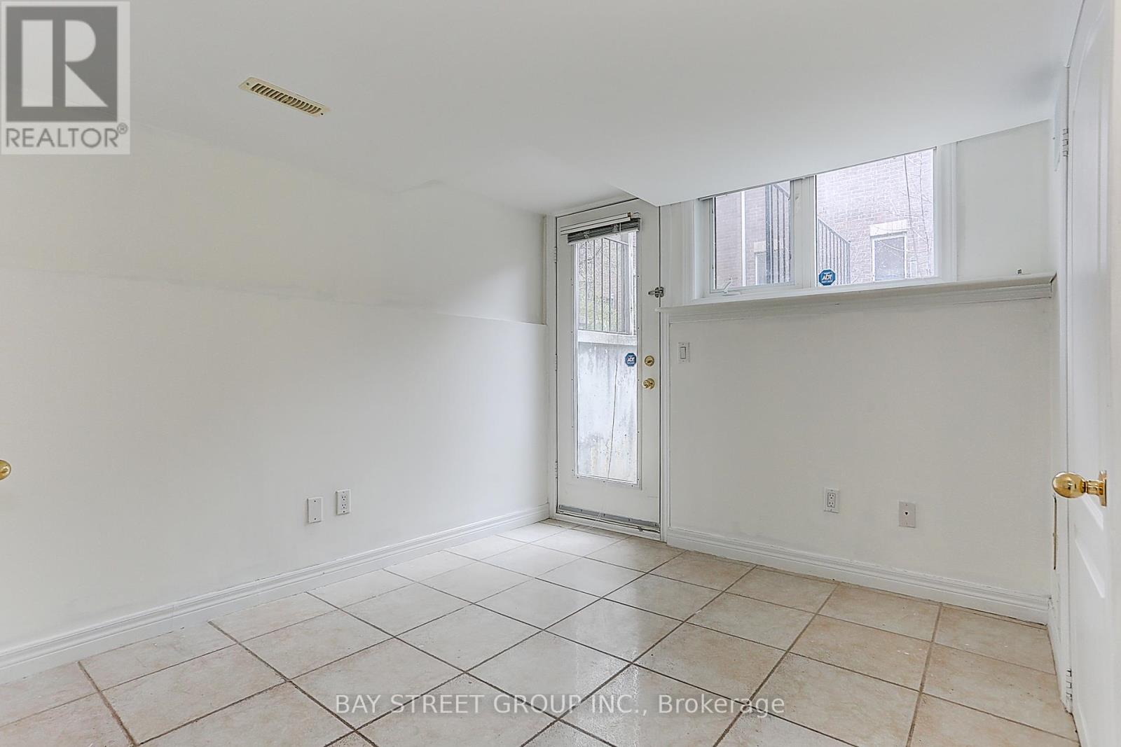 11 Michael Way, Markham, Ontario  L3R 5E9 - Photo 7 - N12726296