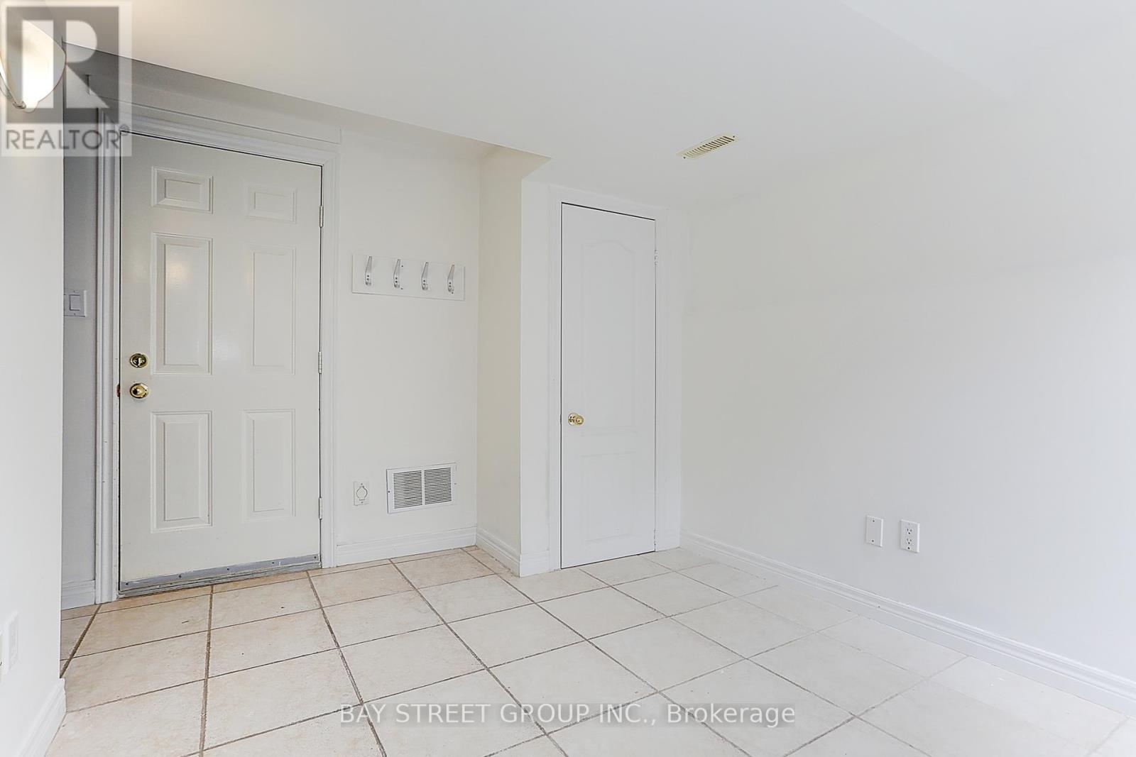 11 Michael Way, Markham, Ontario  L3R 5E9 - Photo 8 - N12726296