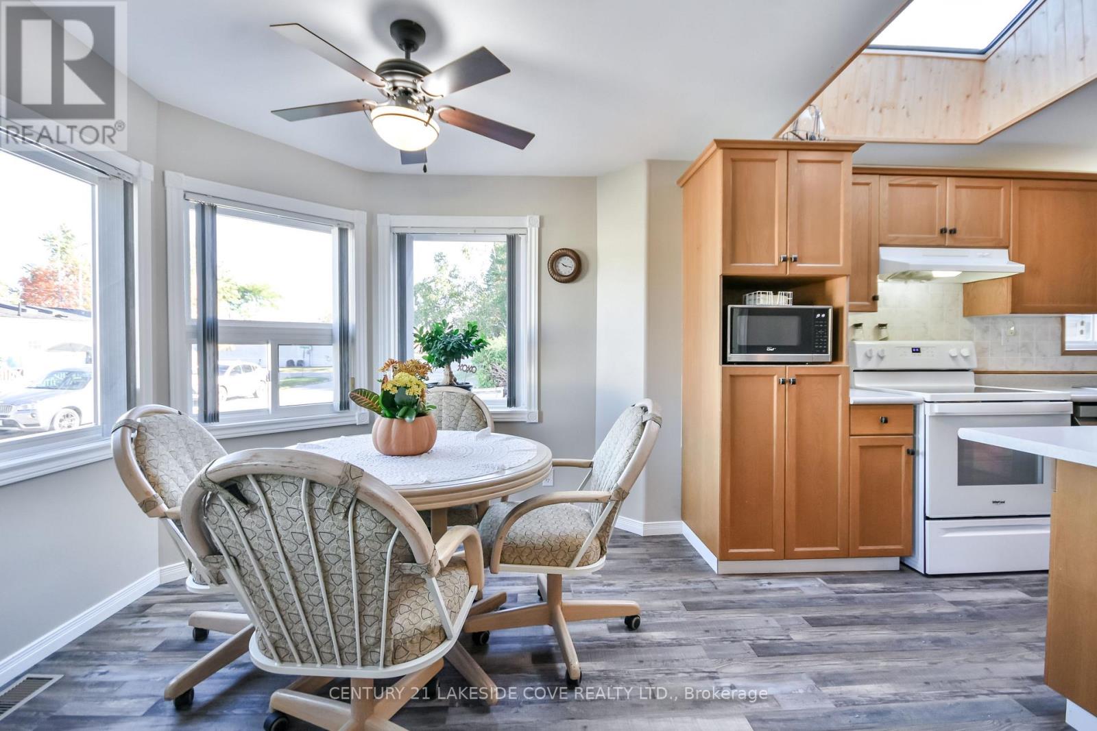 1355 Hilltop Road, Severn, Ontario  L3V 0V7 - Photo 10 - S12726284