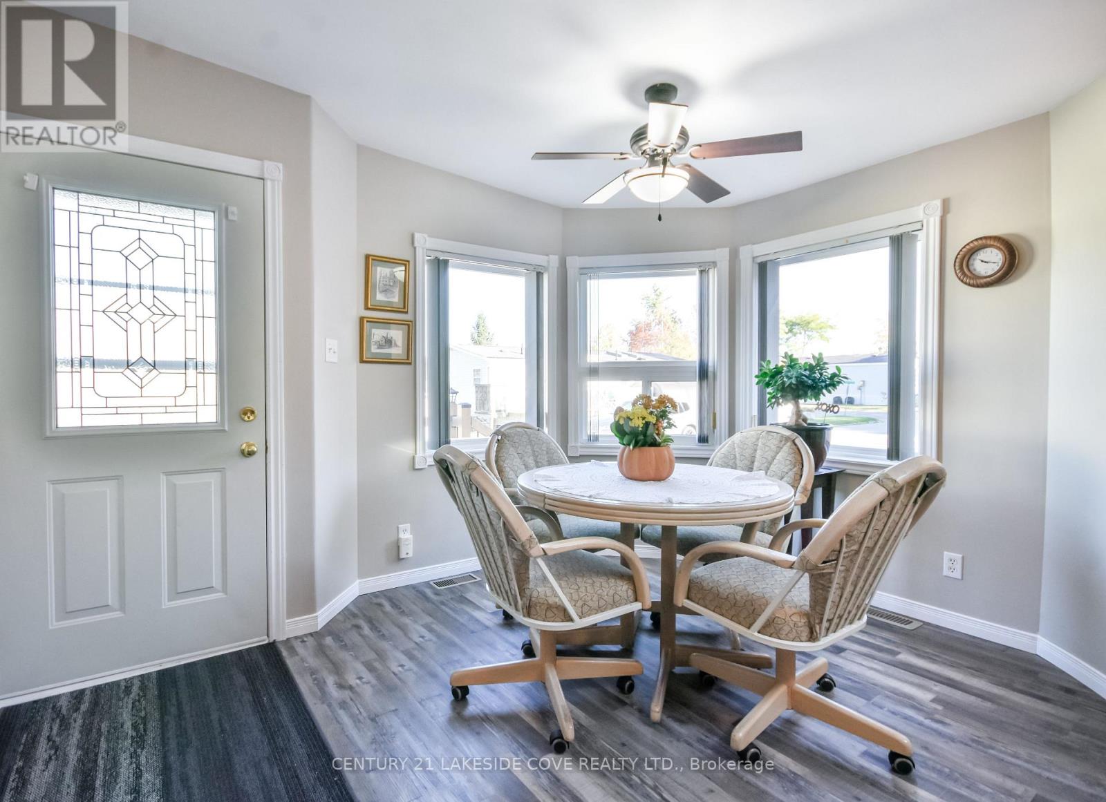 1355 Hilltop Road, Severn, Ontario  L3V 0V7 - Photo 9 - S12726284