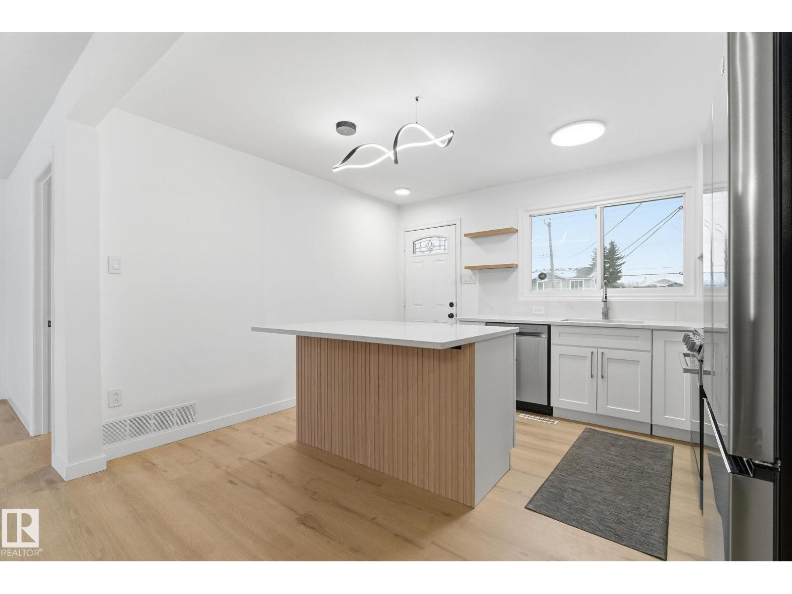 10226 154 St Nw, Edmonton, Alberta  T5P 2H4 - Photo 8 - E4470935