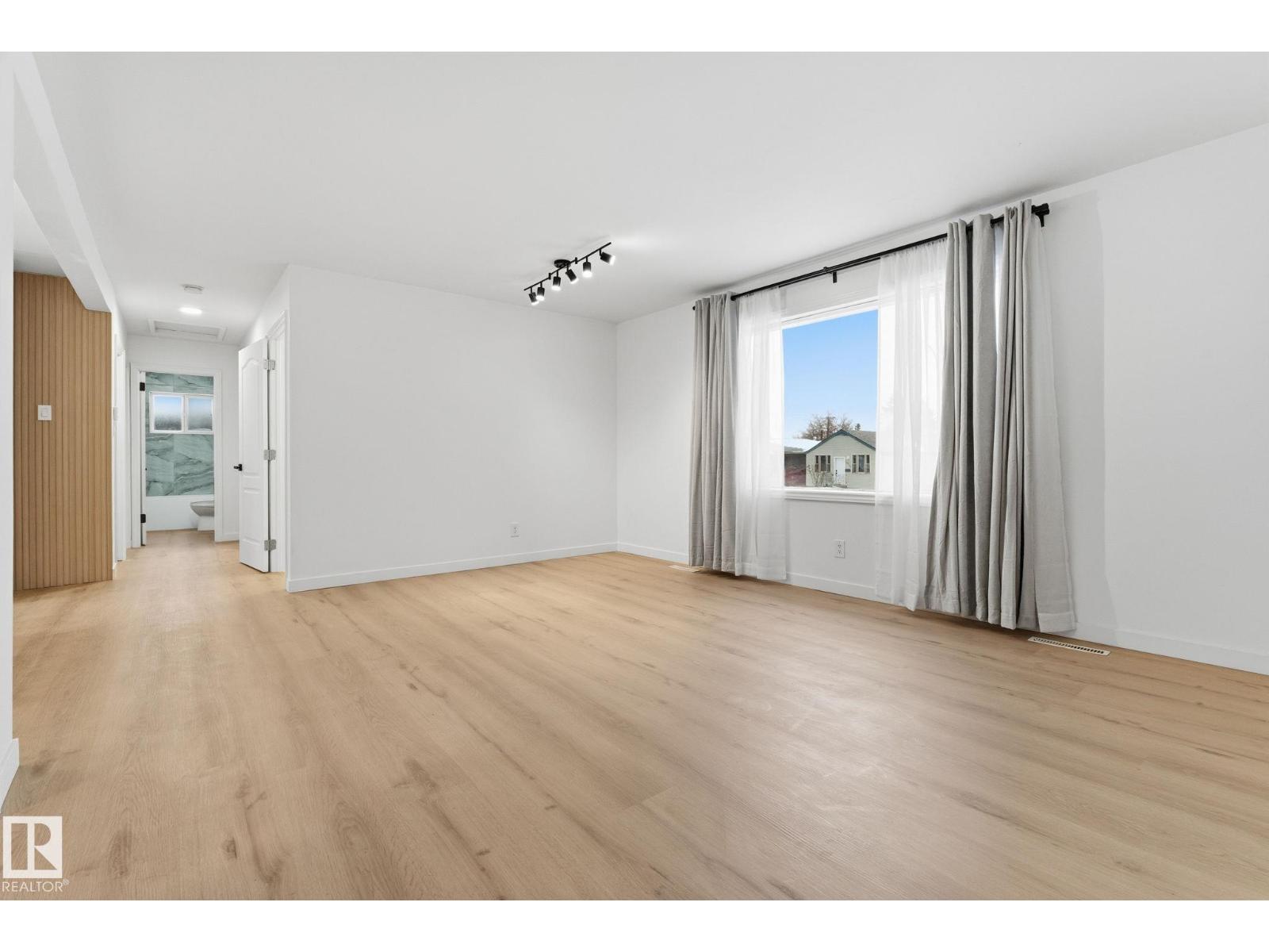 10226 154 St Nw, Edmonton, Alberta  T5P 2H4 - Photo 5 - E4470935