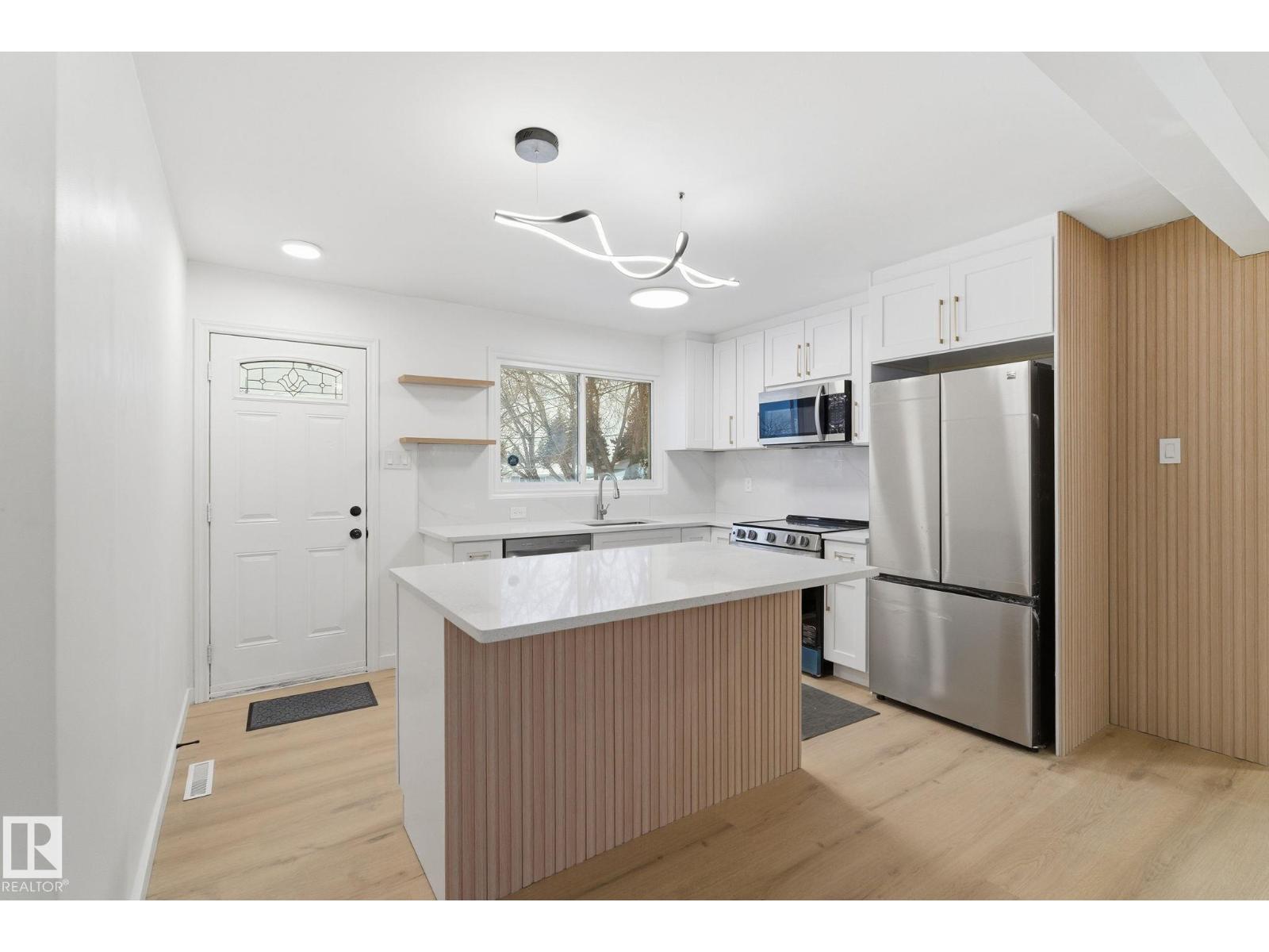 10226 154 St Nw, Edmonton, Alberta  T5P 2H4 - Photo 7 - E4470935