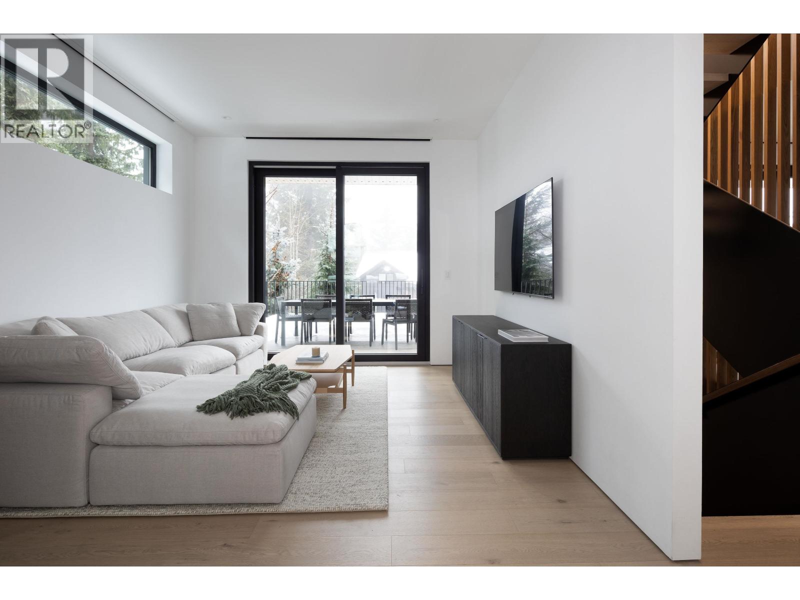 3565 Falcon Crescent, Whistler, British Columbia  V8E 0B9 - Photo 12 - R3065880