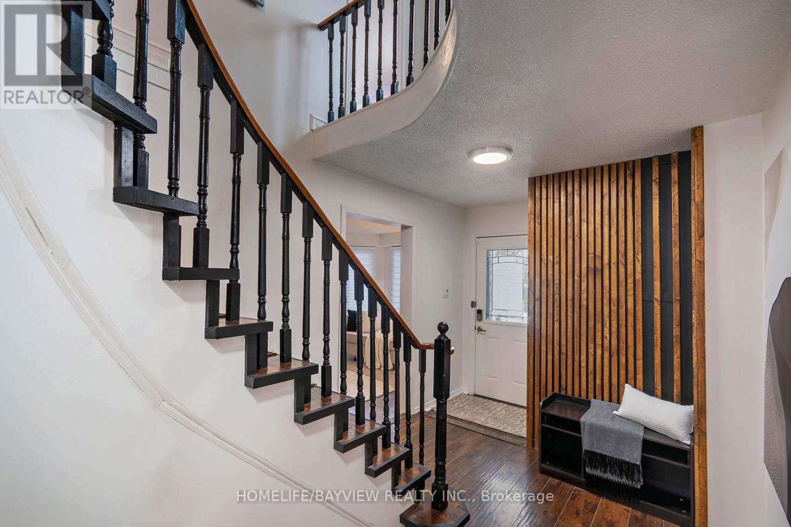 55 Richvale Drive S, Brampton, Ontario  L6Z 1M3 - Photo 2 - W12726294