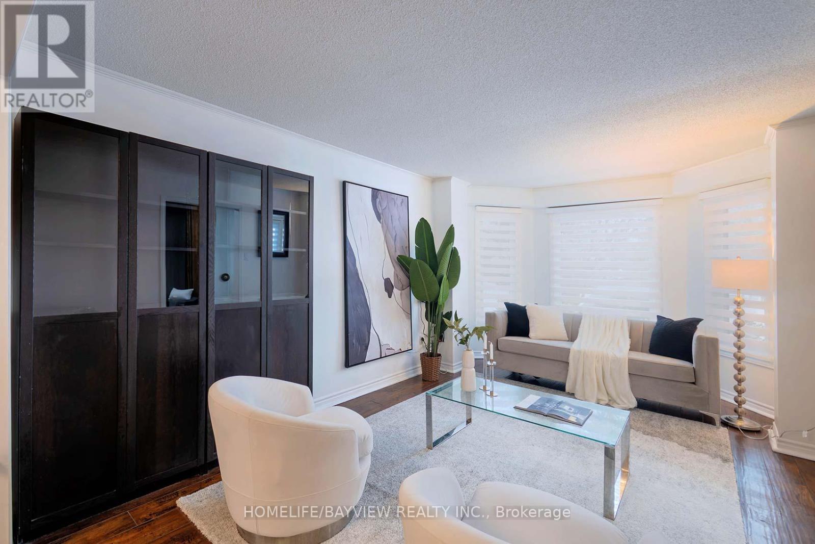 55 Richvale Drive S, Brampton, Ontario  L6Z 1M3 - Photo 3 - W12726294