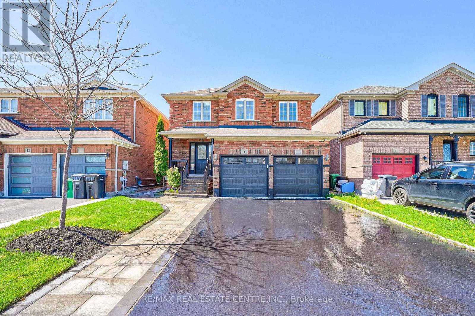 4 HEDGELINE STREET, Brampton, Ontario
