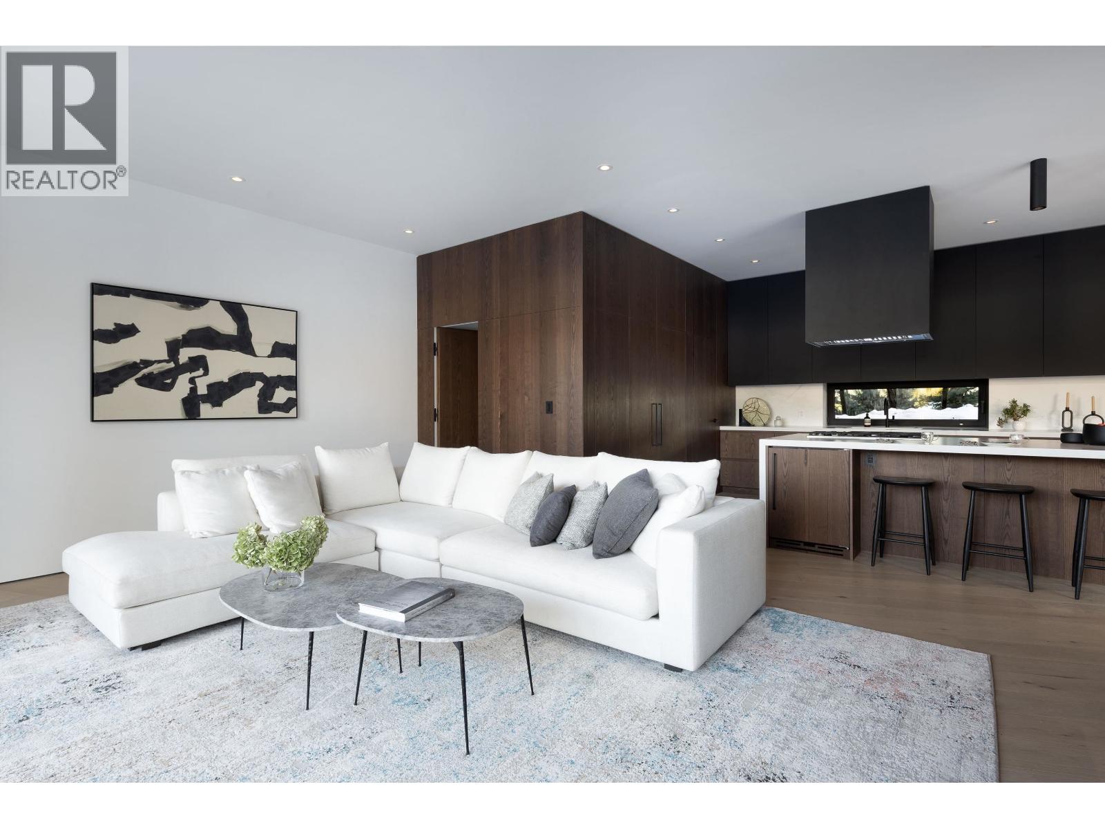 3565 Falcon Crescent, Whistler, British Columbia  V8E 0B9 - Photo 4 - R3065880