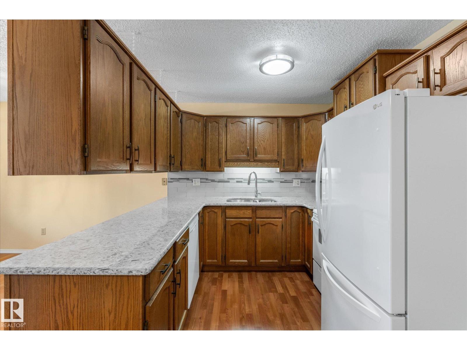 10728 153 Av Nw, Edmonton, Alberta  T5X 5T9 - Photo 12 - E4470948