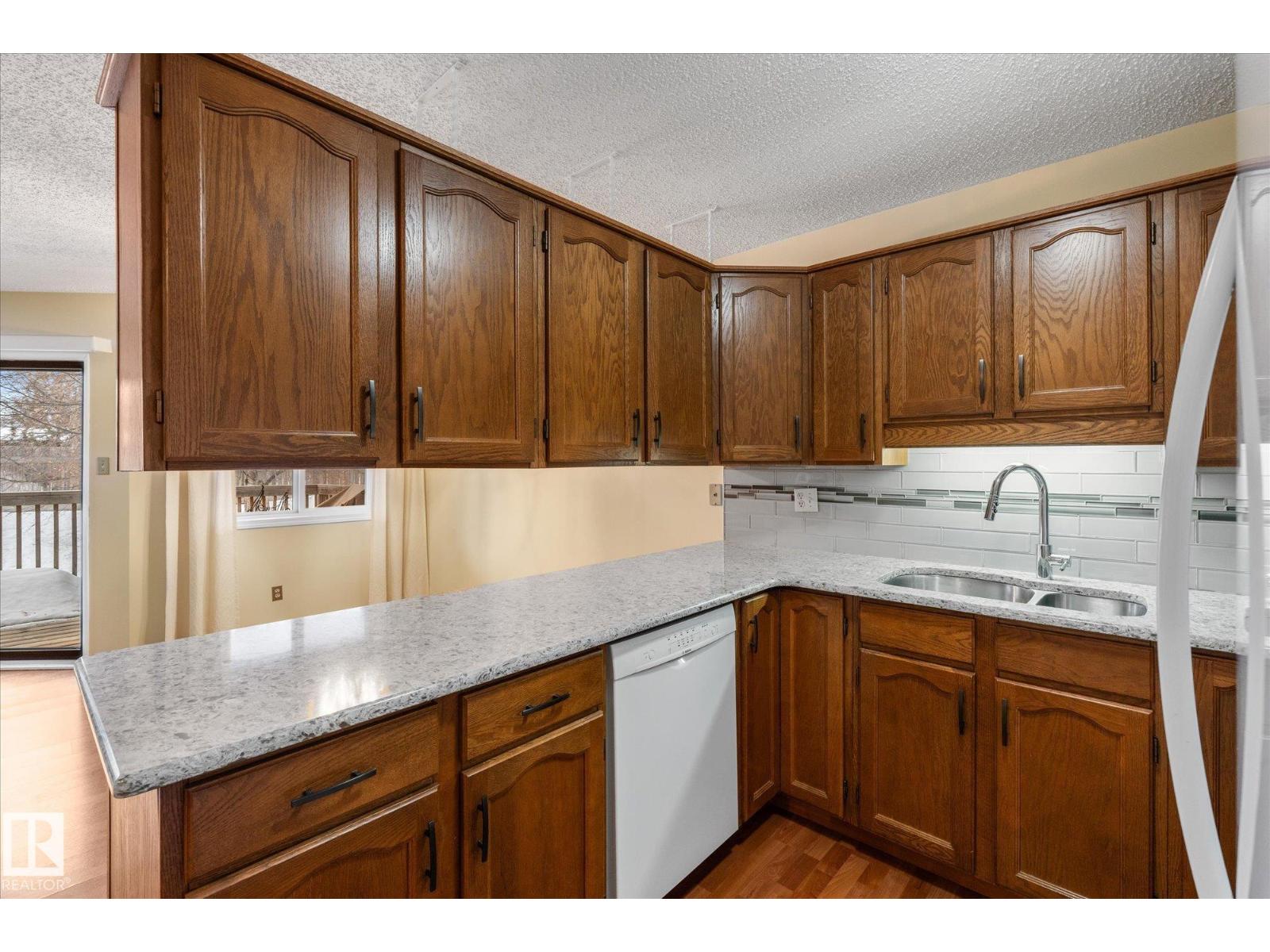 10728 153 Av Nw, Edmonton, Alberta  T5X 5T9 - Photo 13 - E4470948