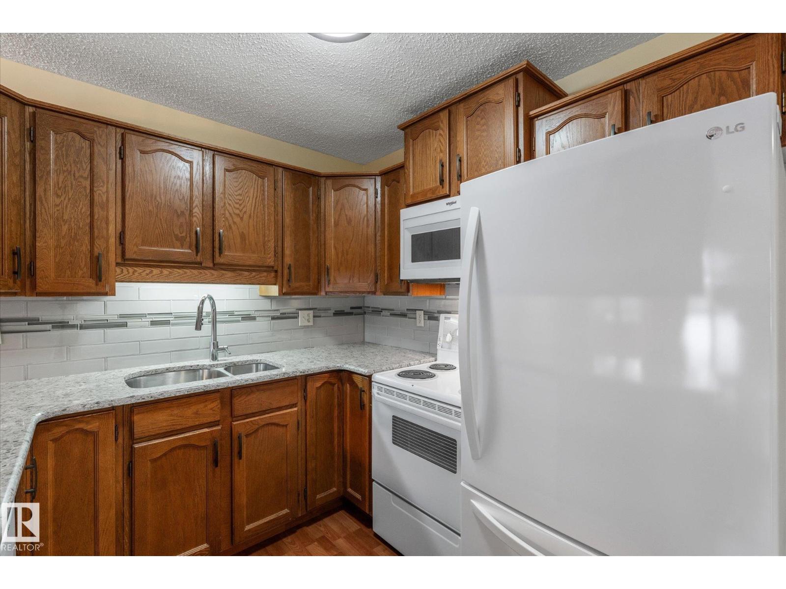 10728 153 Av Nw, Edmonton, Alberta  T5X 5T9 - Photo 14 - E4470948