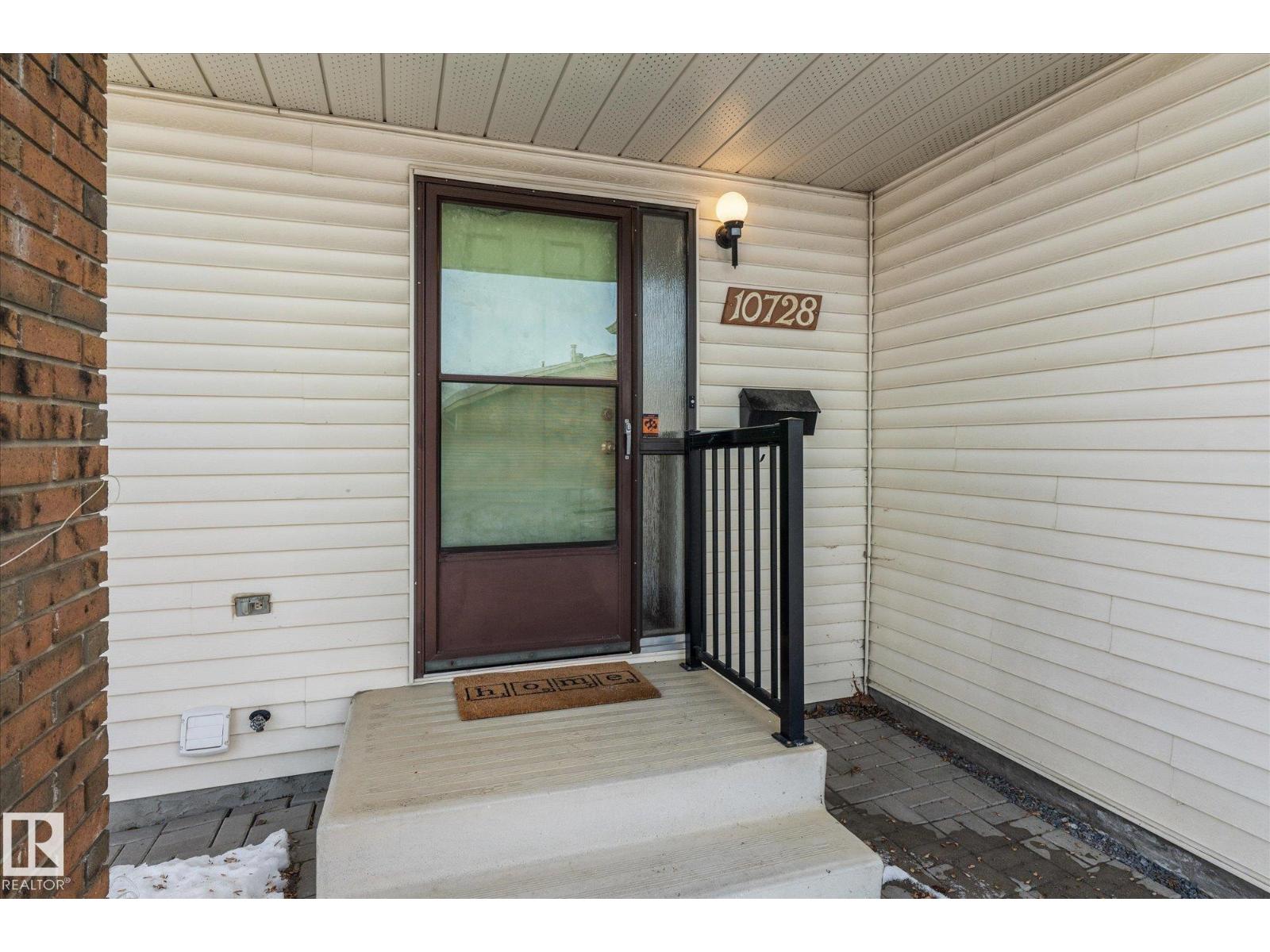 10728 153 Av Nw, Edmonton, Alberta  T5X 5T9 - Photo 2 - E4470948