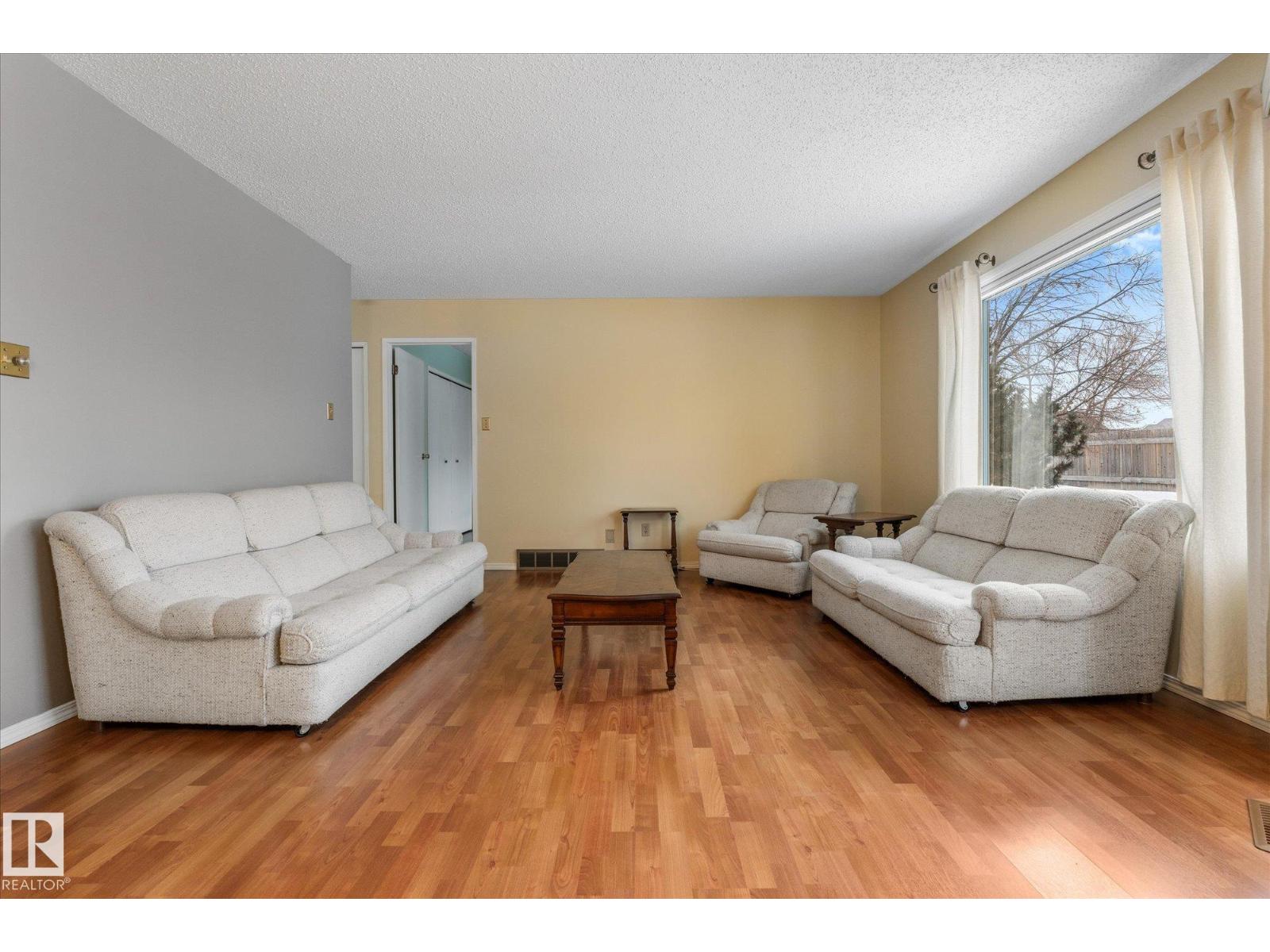 10728 153 Av Nw, Edmonton, Alberta  T5X 5T9 - Photo 7 - E4470948