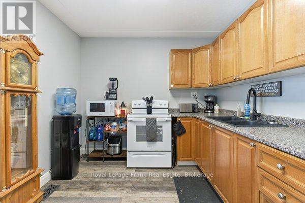 241 Bellevue Drive, Quinte West, Ontario  K8N 4Z5 - Photo 25 - X12726308