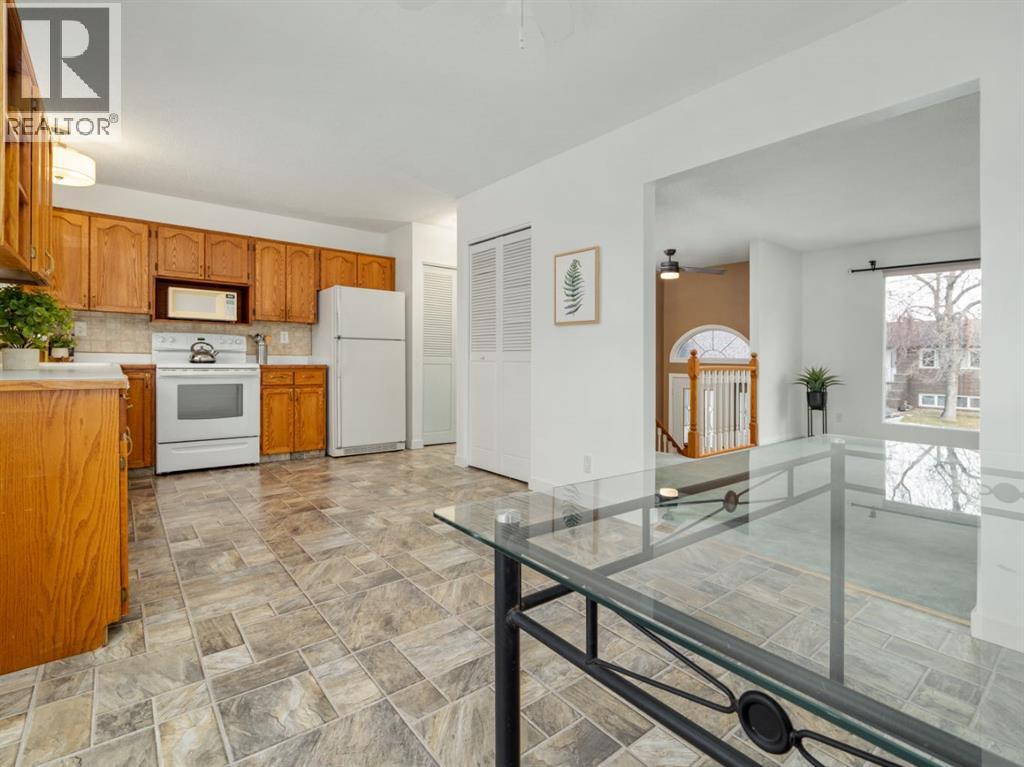 1102 Cameron Road  S, Lethbridge, Alberta  T1K 4B3 - Photo 9 - A2274892