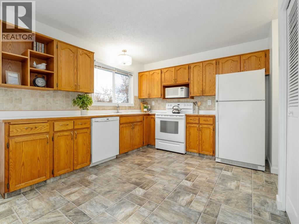 1102 Cameron Road  S, Lethbridge, Alberta  T1K 4B3 - Photo 14 - A2274892