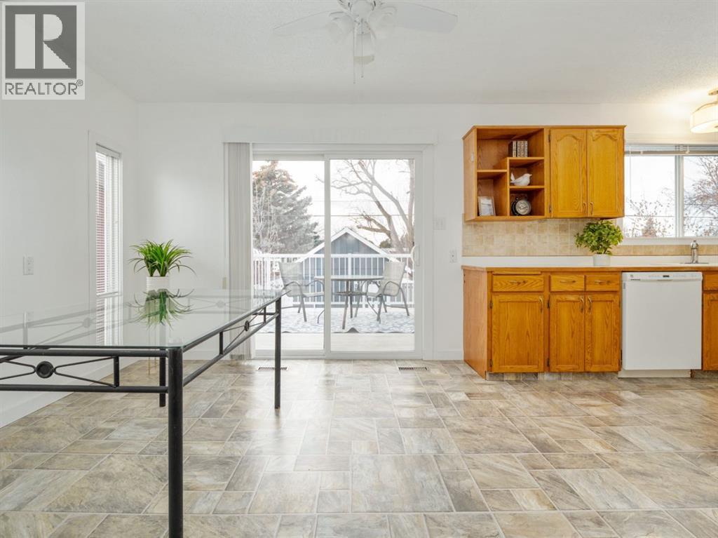 1102 Cameron Road  S, Lethbridge, Alberta  T1K 4B3 - Photo 8 - A2274892