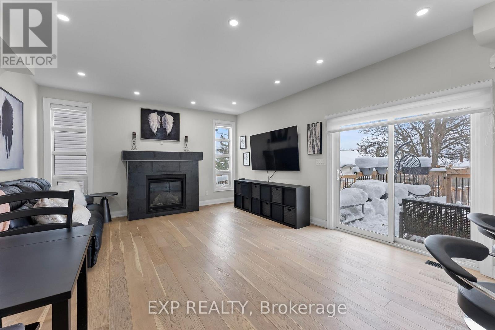 8 Leeson Street, St. Catharines, Ontario  L2T 2R1 - Photo 12 - X12726344