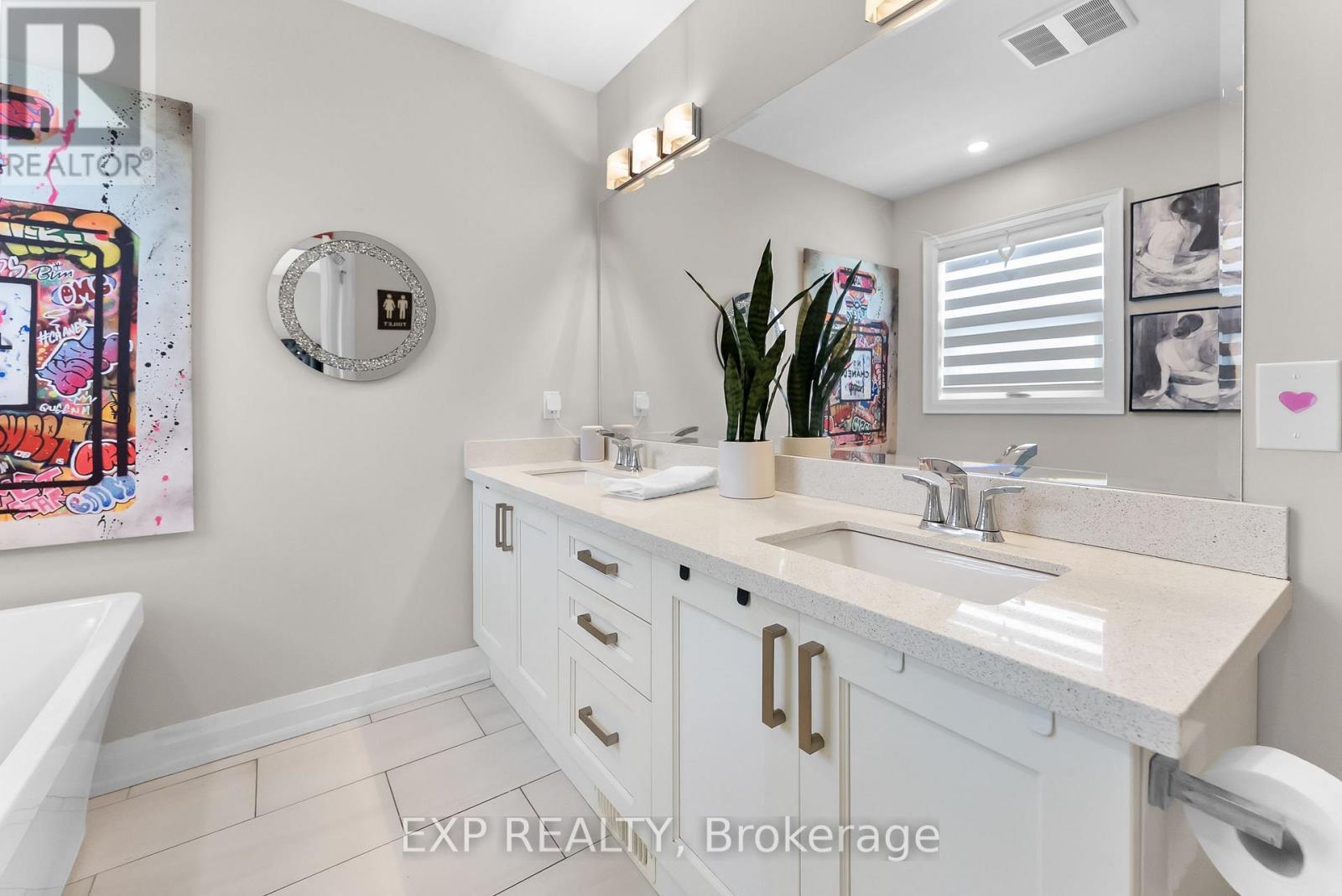 8 Leeson Street, St. Catharines, Ontario  L2T 2R1 - Photo 23 - X12726344