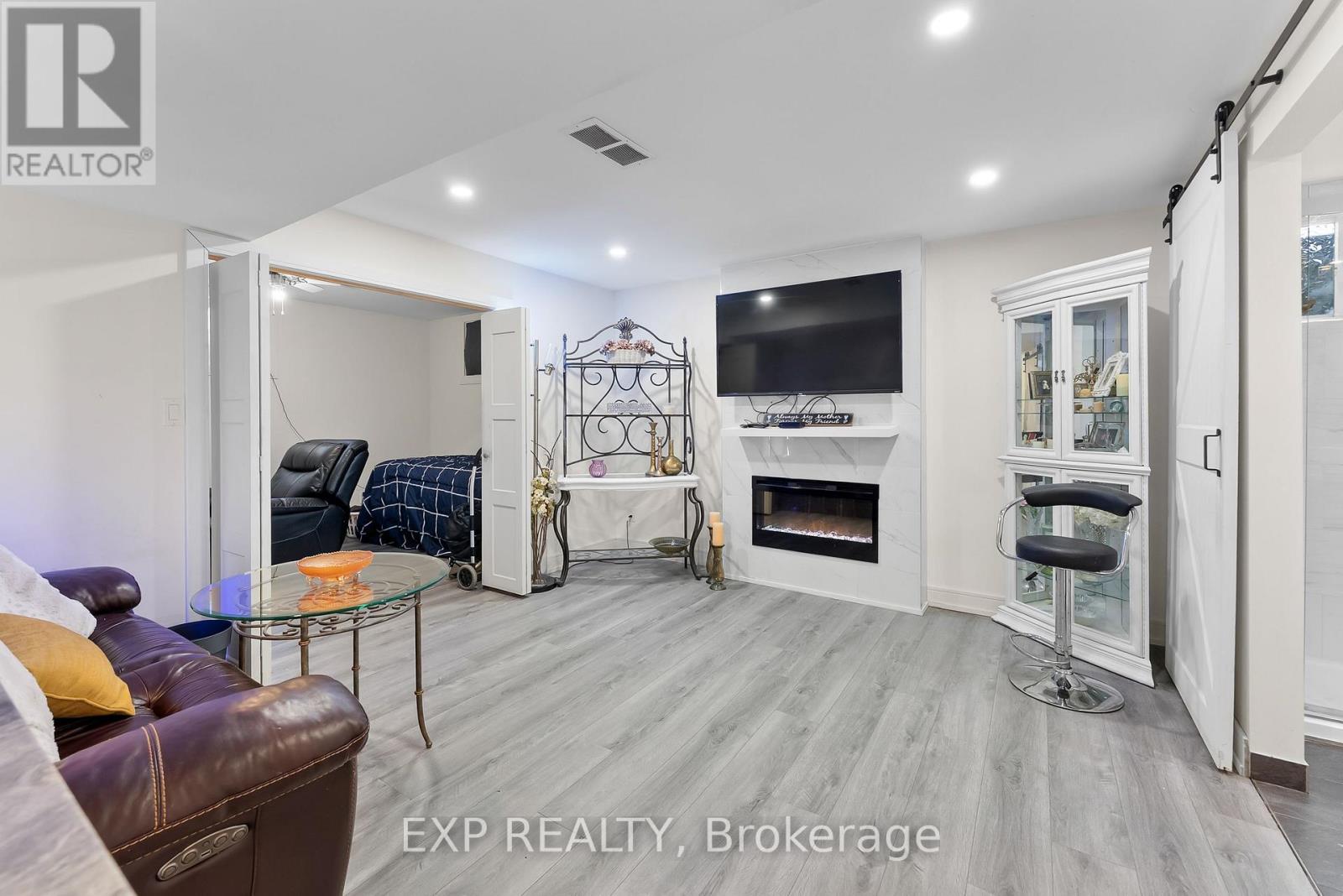 8 Leeson Street, St. Catharines, Ontario  L2T 2R1 - Photo 34 - X12726344