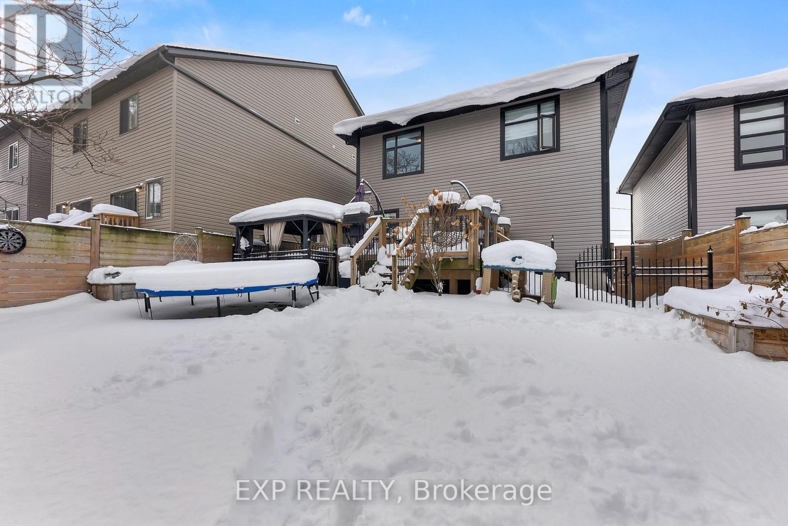 8 Leeson Street, St. Catharines, Ontario  L2T 2R1 - Photo 44 - X12726344