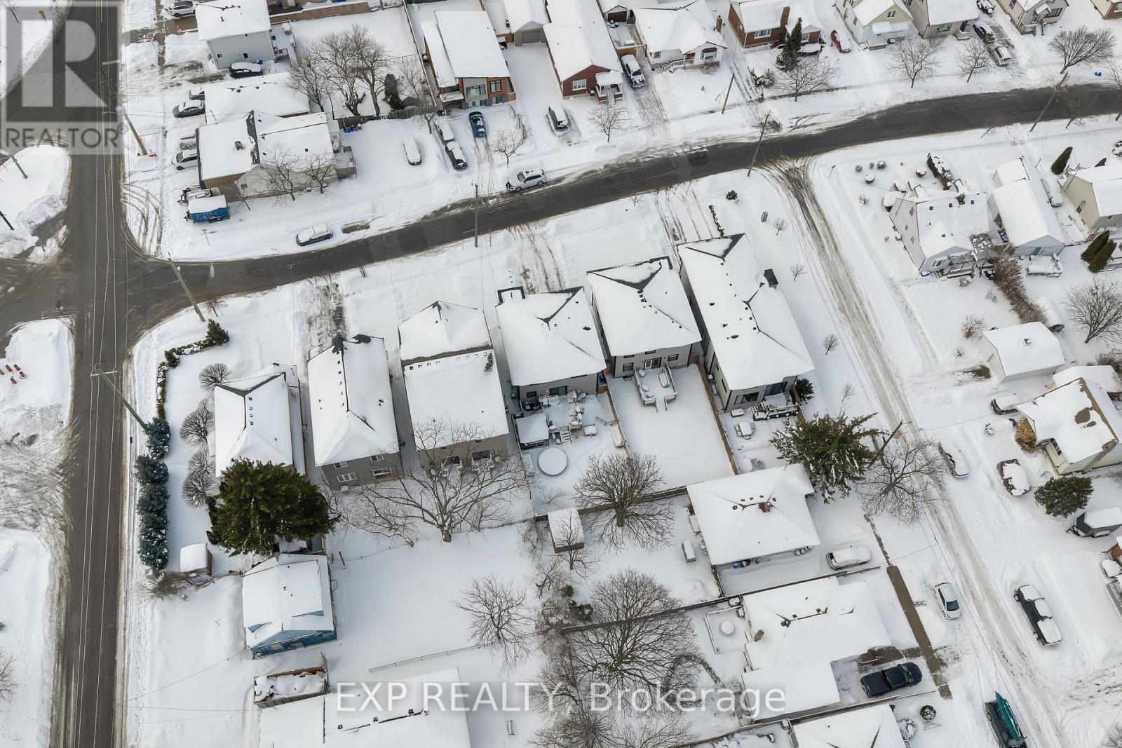 8 Leeson Street, St. Catharines, Ontario  L2T 2R1 - Photo 46 - X12726344