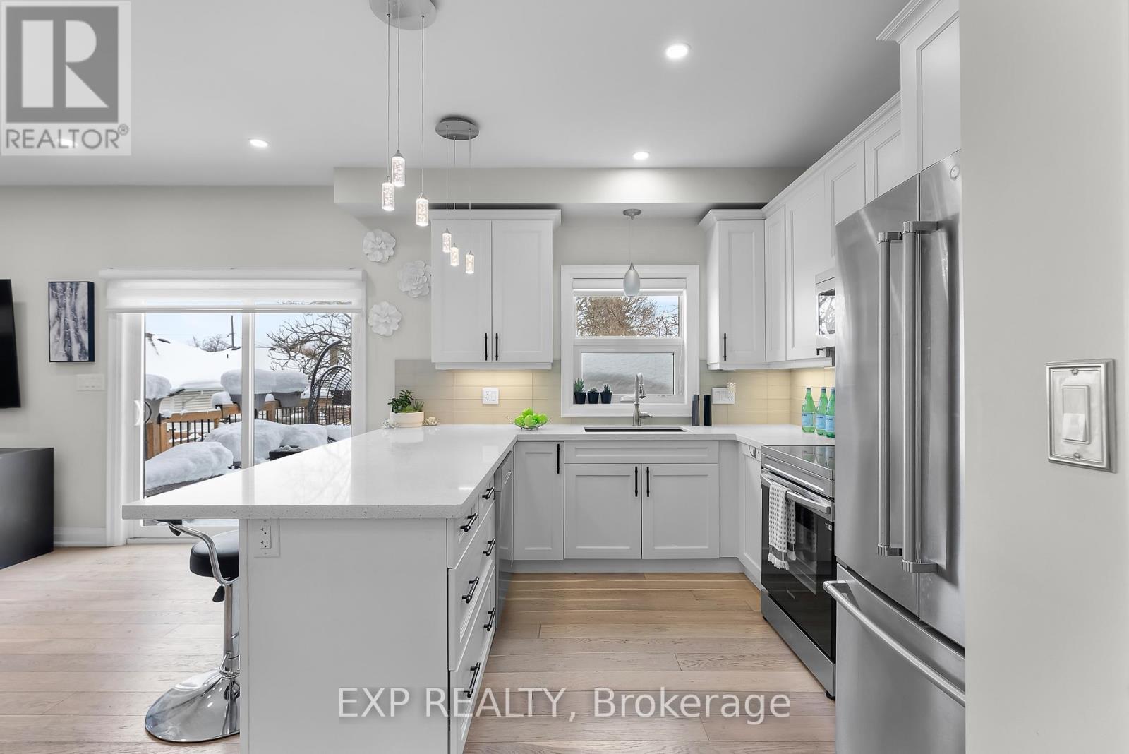 8 Leeson Street, St. Catharines, Ontario  L2T 2R1 - Photo 8 - X12726344