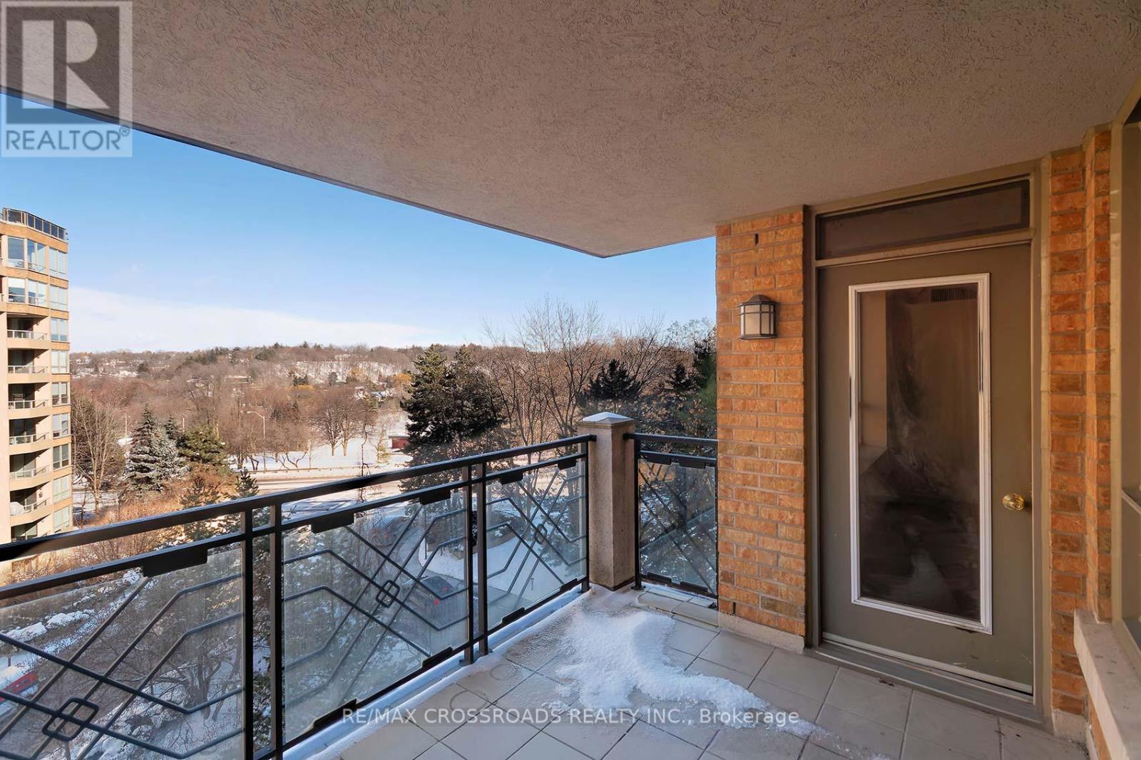 737 - 3600 Yonge Street, Toronto, Ontario  M4N 2N6 - Photo 18 - C12718832