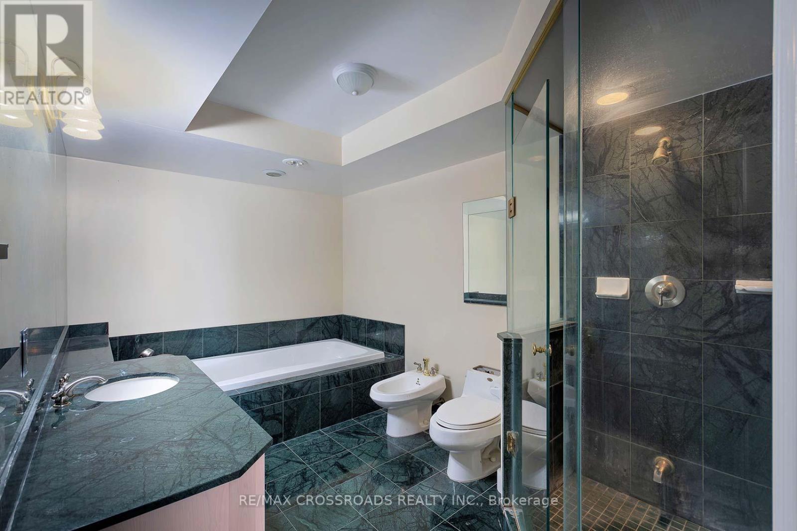 737 - 3600 Yonge Street, Toronto, Ontario  M4N 2N6 - Photo 35 - C12718832