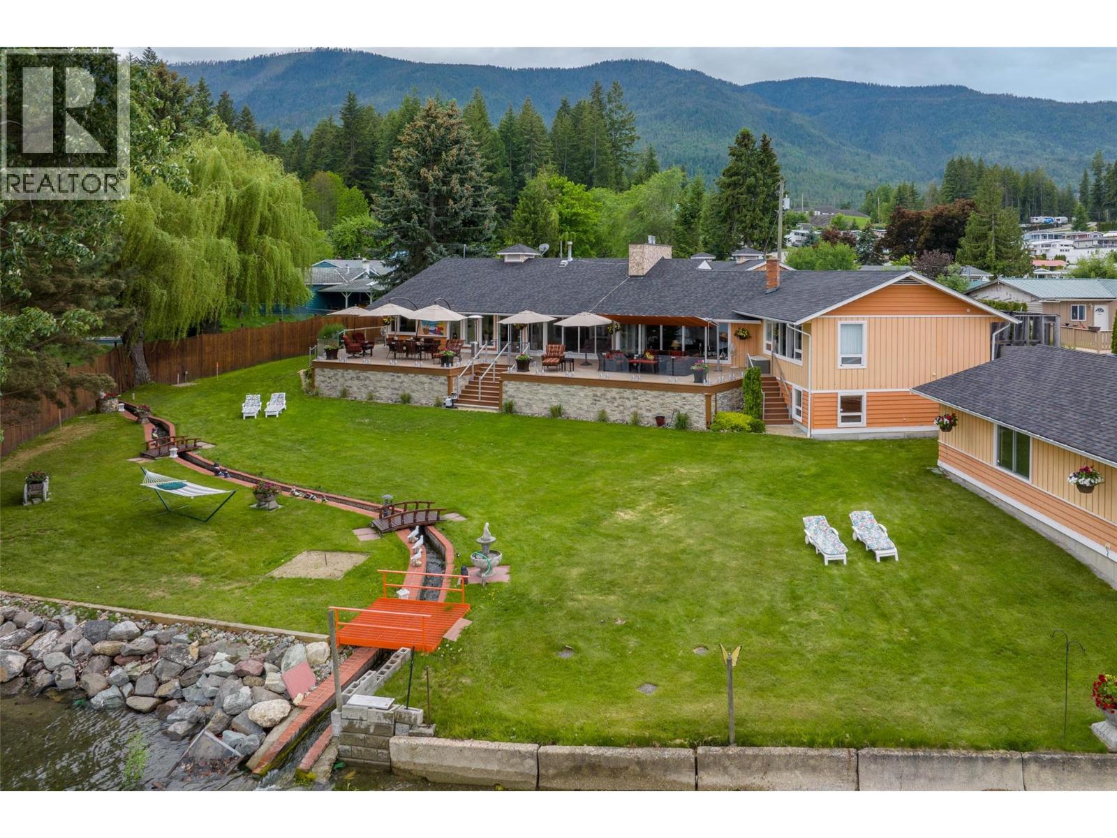 957 Garroway Road, Sorrento, British Columbia  V0E 2W0 - Photo 11 - 10371245
