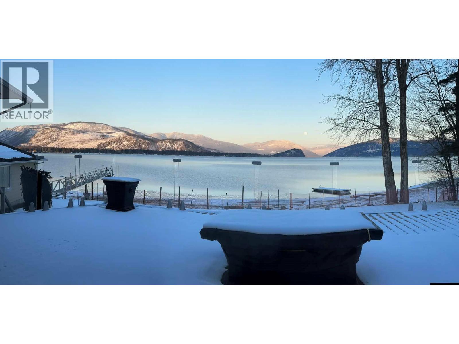 957 Garroway Road, Sorrento, British Columbia  V0E 2W0 - Photo 5 - 10371245