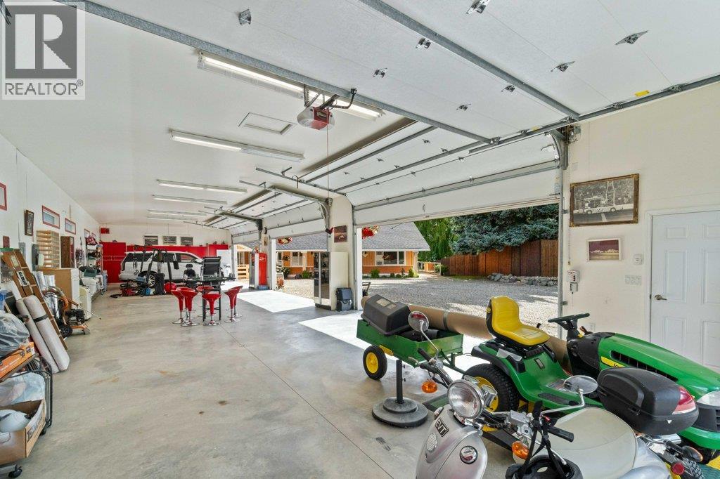 957 Garroway Road, Sorrento, British Columbia  V0E 2W0 - Photo 34 - 10371245