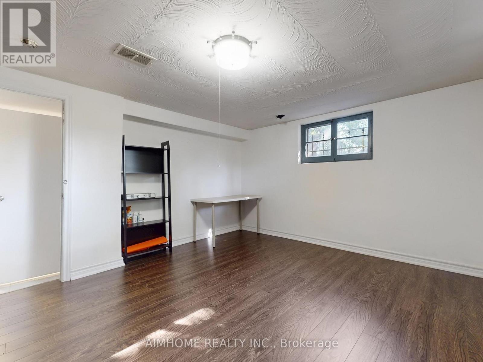 61 Talbot Road, Toronto, Ontario  M2M 1S1 - Photo 32 - C12726352