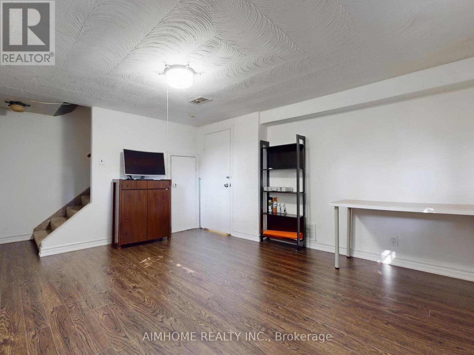 61 Talbot Road, Toronto, Ontario  M2M 1S1 - Photo 34 - C12726352