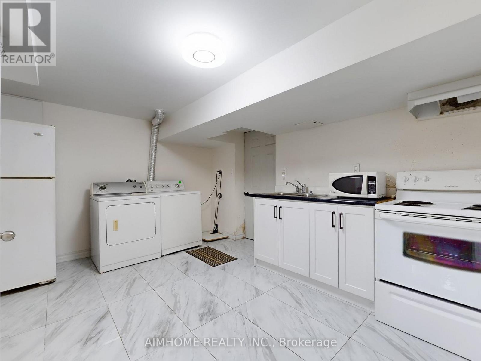 61 Talbot Road, Toronto, Ontario  M2M 1S1 - Photo 40 - C12726352