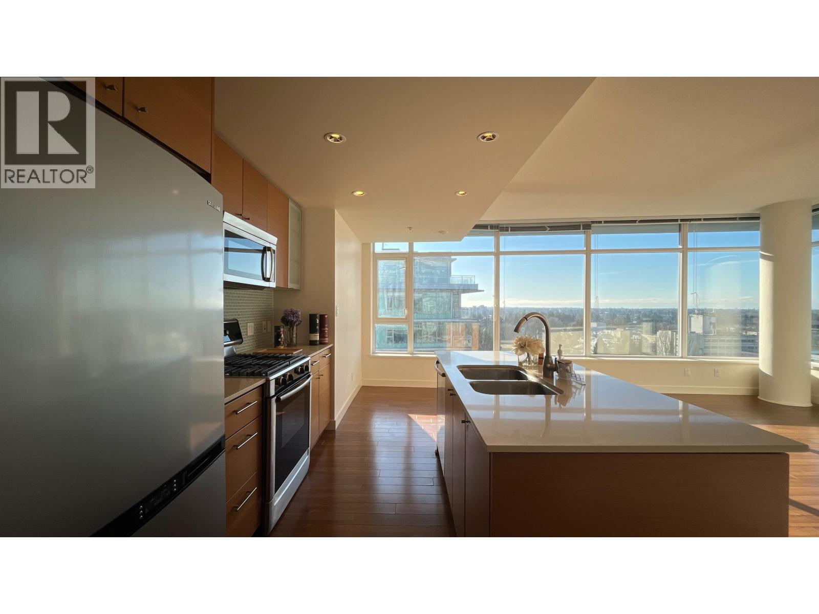 1708 5900 ALDERBRIDGE WAY, Richmond, British Columbia