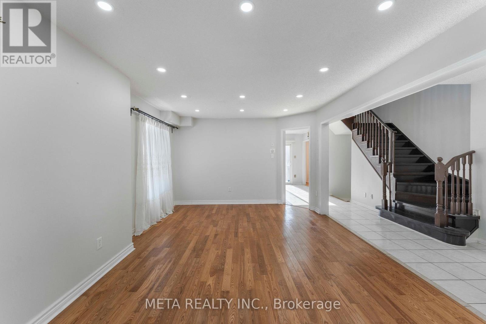 1 Cameron Glen Boulevard, Toronto, Ontario  M1C 5A8 - Photo 3 - E12726374