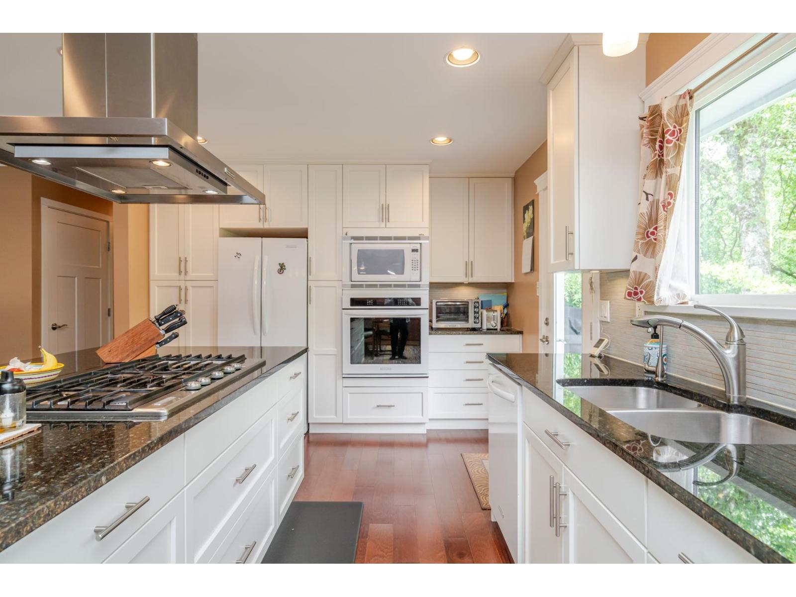 9756 Crown Crescent, Surrey, British Columbia  V3V 6H9 - Photo 12 - R3082769