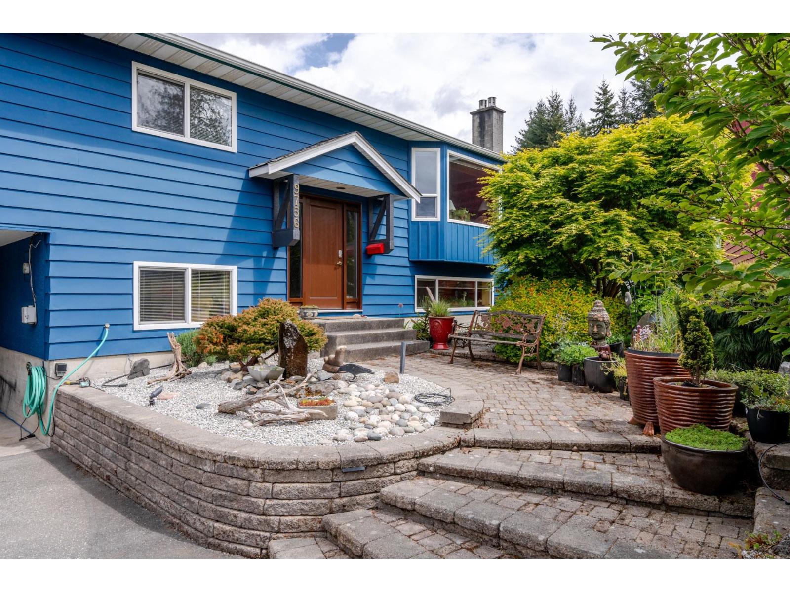 9756 Crown Crescent, Surrey, British Columbia  V3V 6H9 - Photo 3 - R3082769