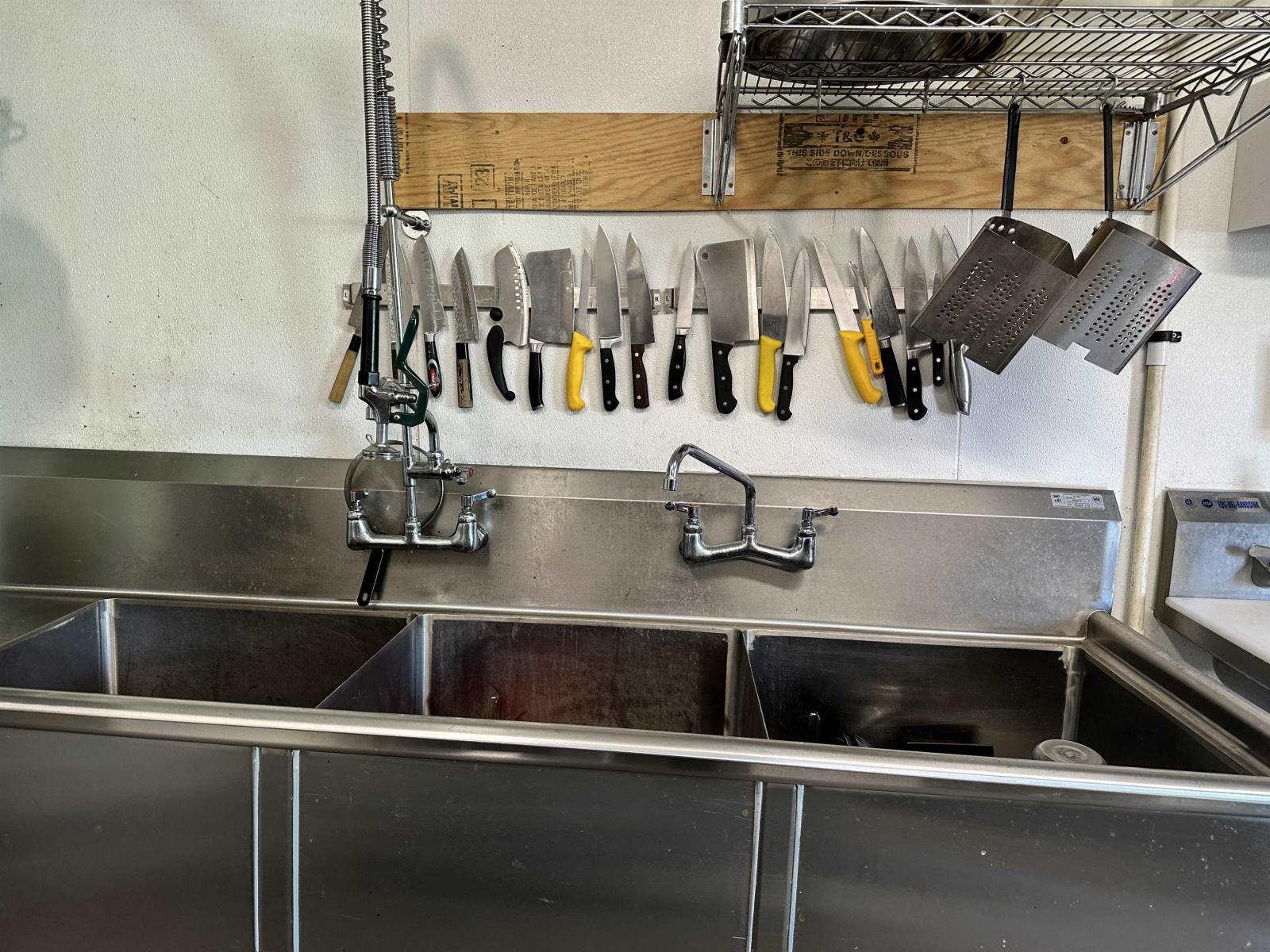 13565 King George Boulevard, Surrey, British Columbia  V3T 2V1 - Photo 10 - C8075507