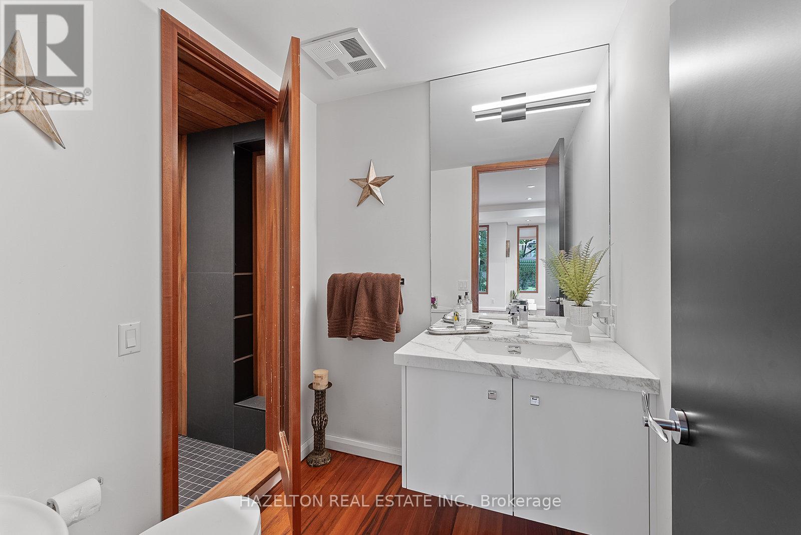 32 Regal Road, Toronto, Ontario  M6H 2J7 - Photo 13 - W12726328