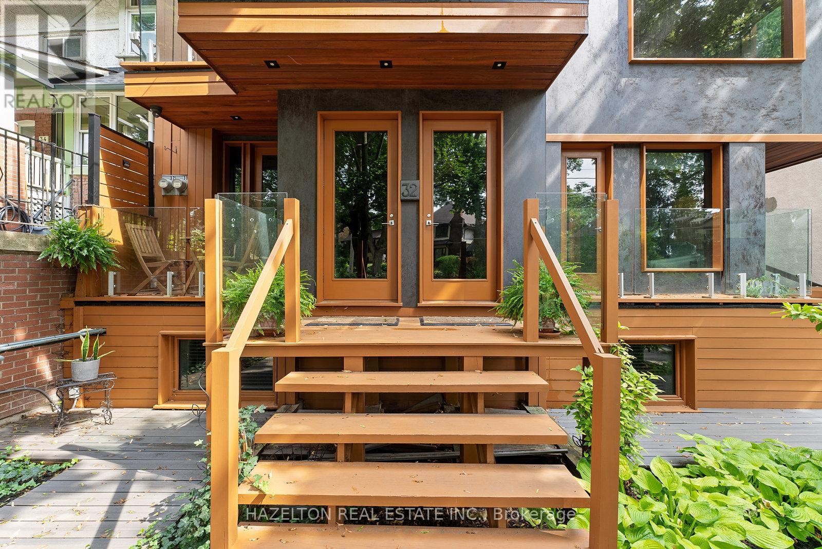 32 Regal Road, Toronto, Ontario  M6H 2J7 - Photo 2 - W12726328