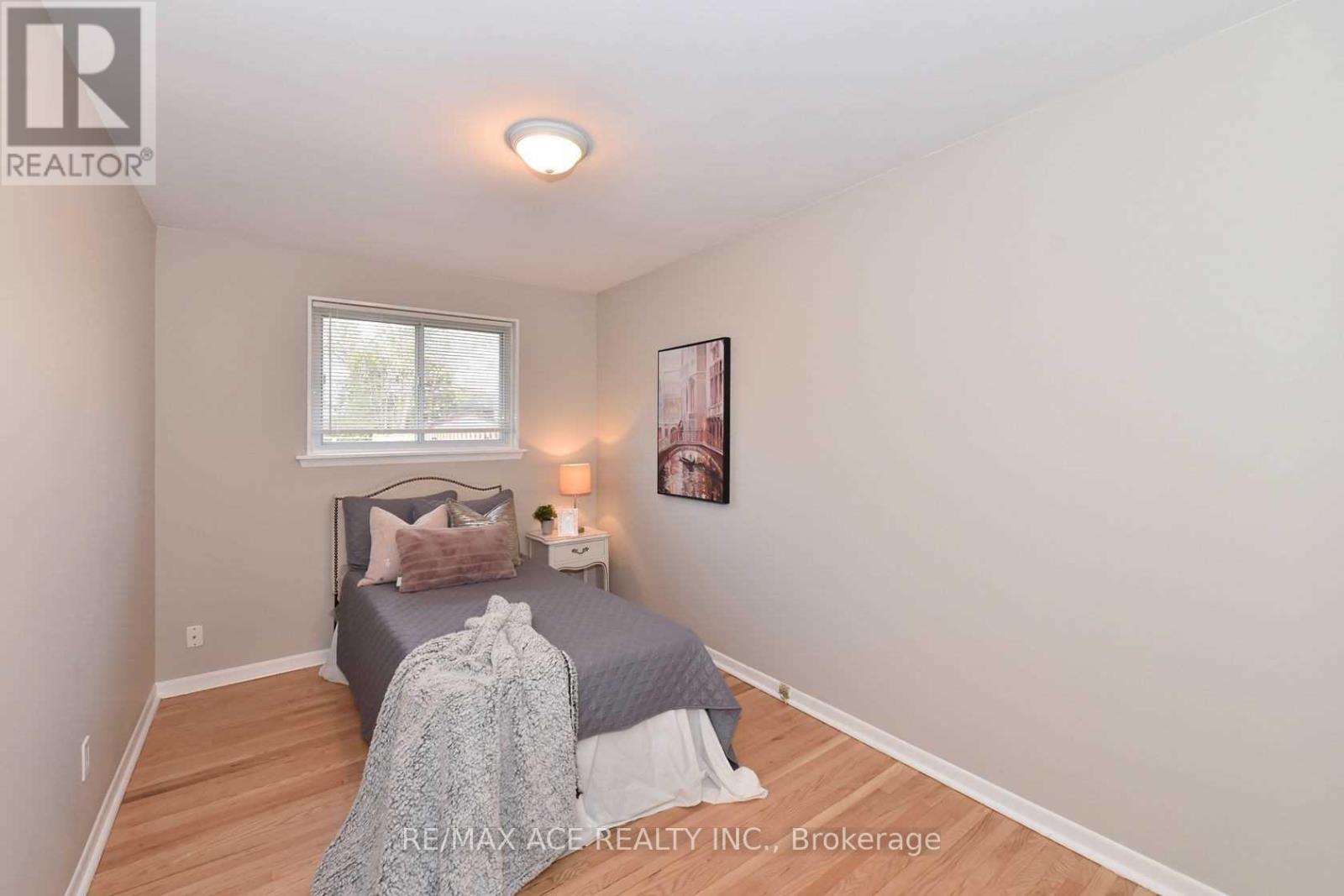1247 Playford Road, Mississauga, Ontario  L5J 3V9 - Photo 19 - W12726342