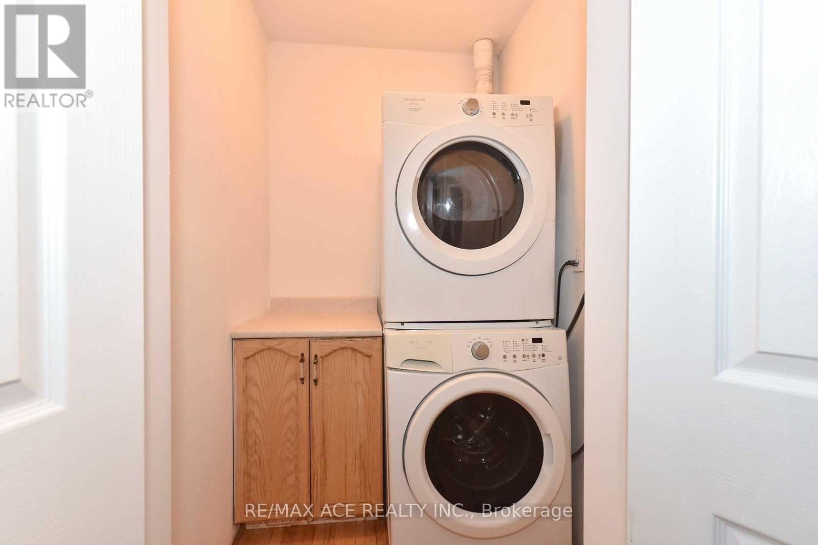 1247 Playford Road, Mississauga, Ontario  L5J 3V9 - Photo 23 - W12726342