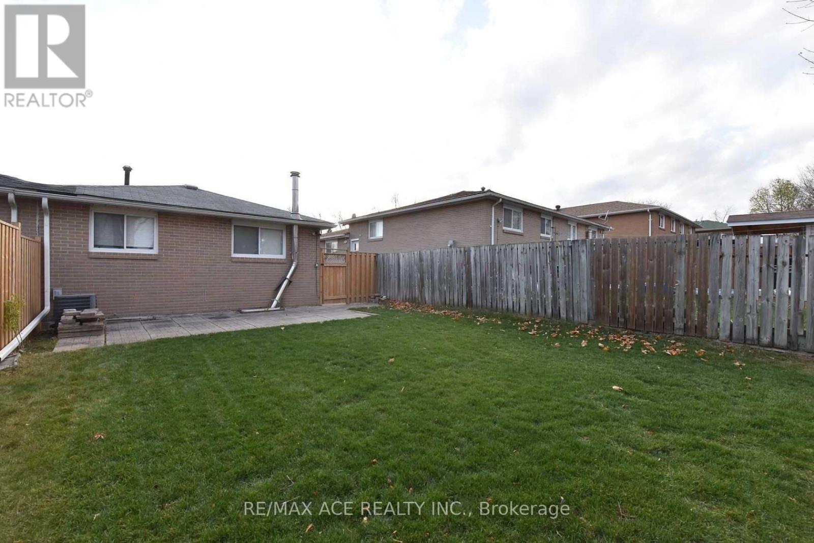1247 Playford Road, Mississauga, Ontario  L5J 3V9 - Photo 32 - W12726342