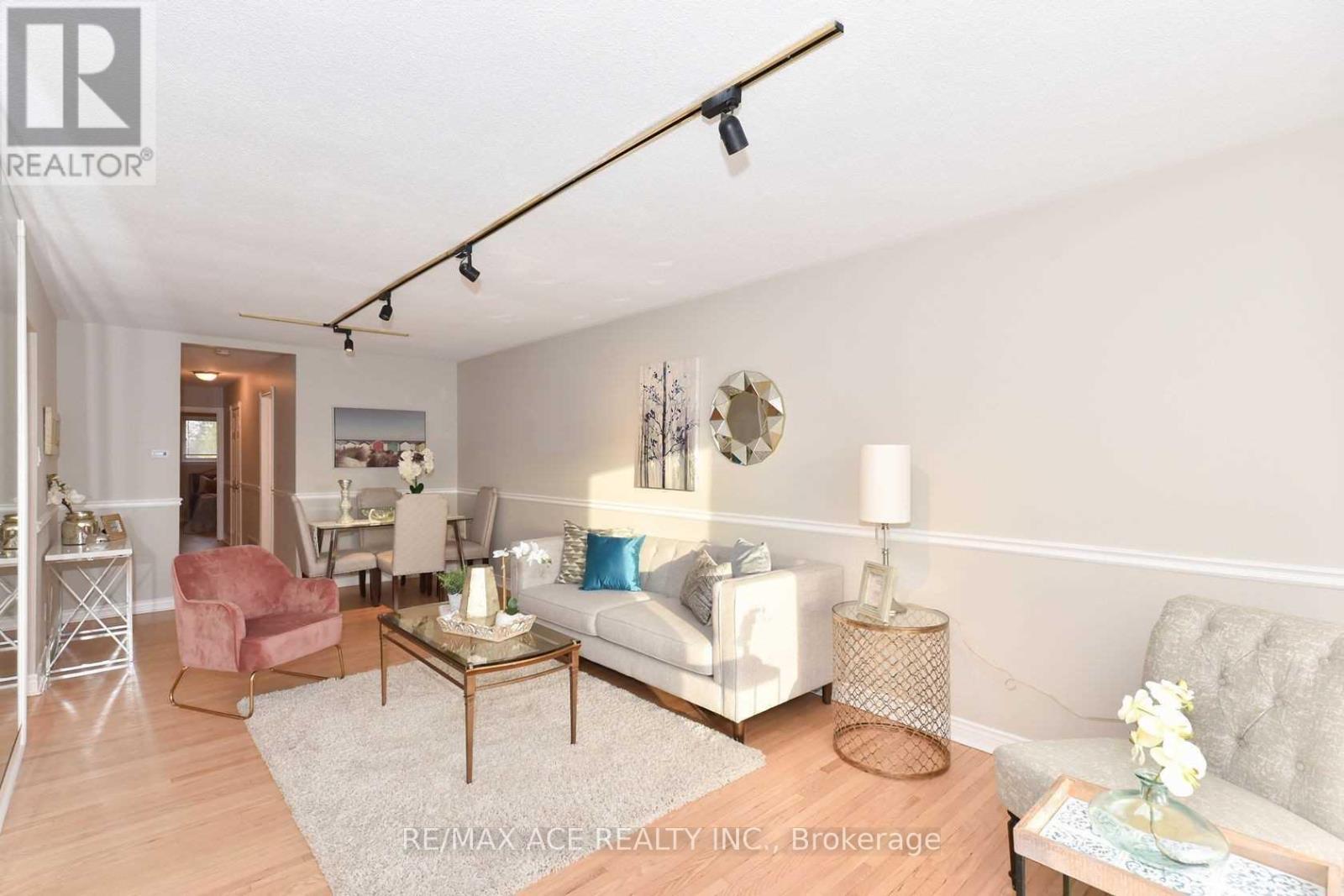 1247 Playford Road, Mississauga, Ontario  L5J 3V9 - Photo 5 - W12726342